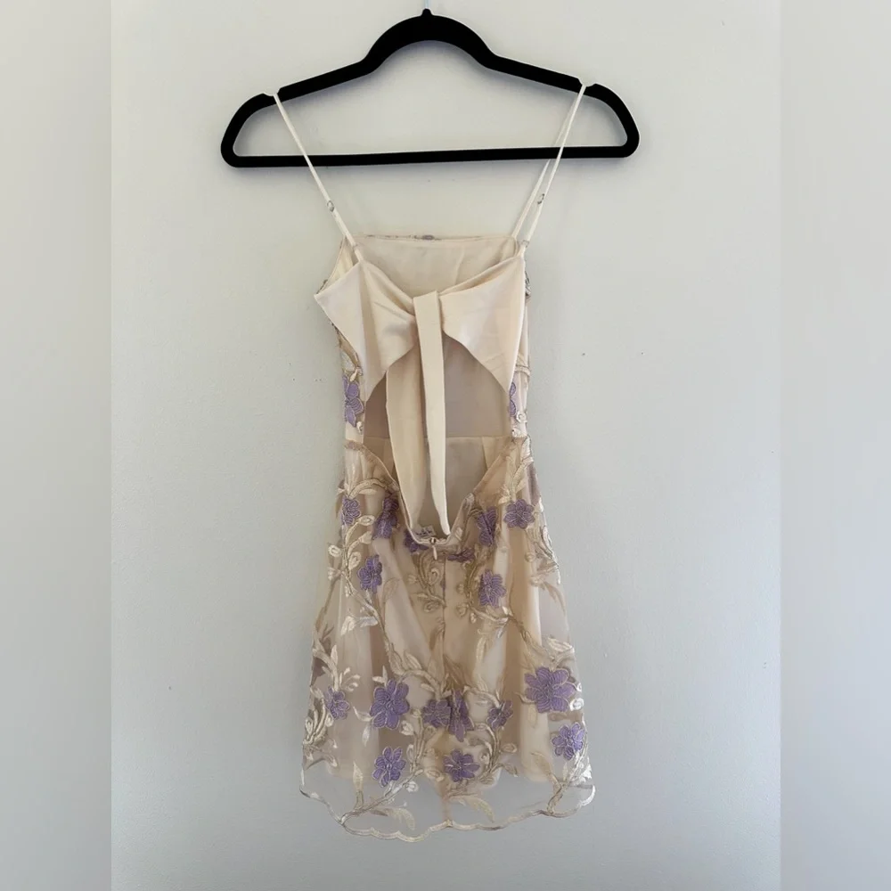 Lucy In The Sky - Picture 3 of 6